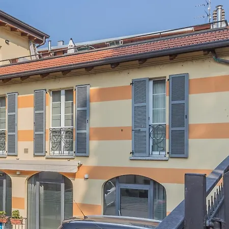 Sister House Lierna